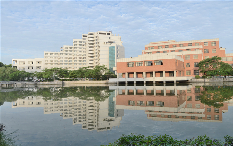 河南科技学院_校园风光_学校景色