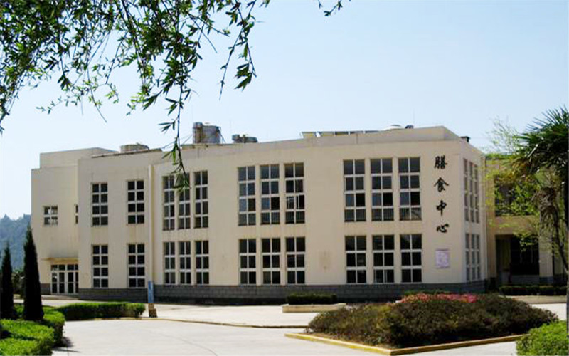 云南新兴职业学院_校园风光_学校景色