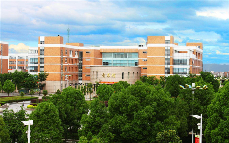 浙江广厦建设职业技术大学_校园风光_学校景色