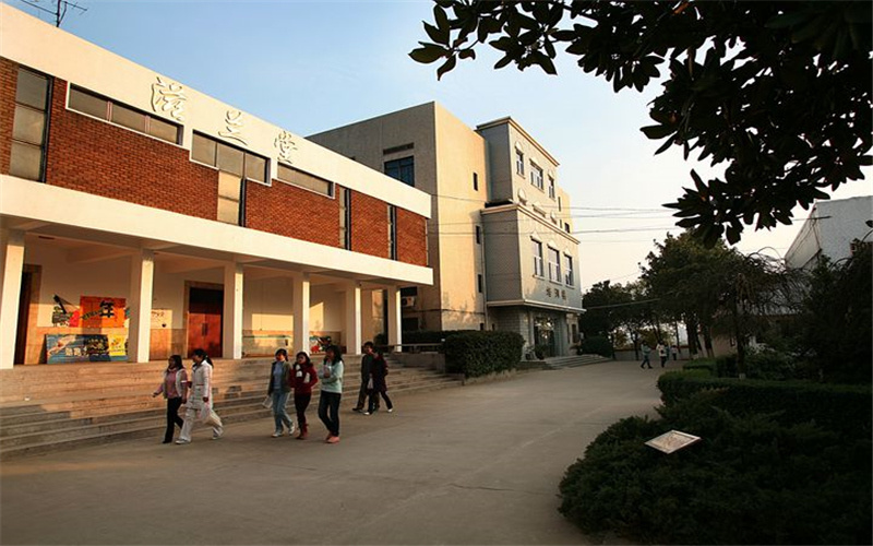 保险职业学院_校园风光_365电子游戏(中国)官方网站景色