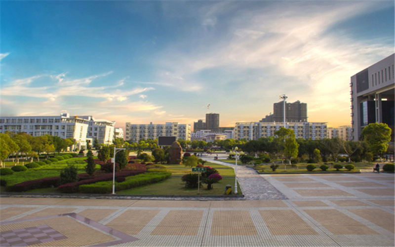 江西现代职业技术学院_校园风光_学校景色