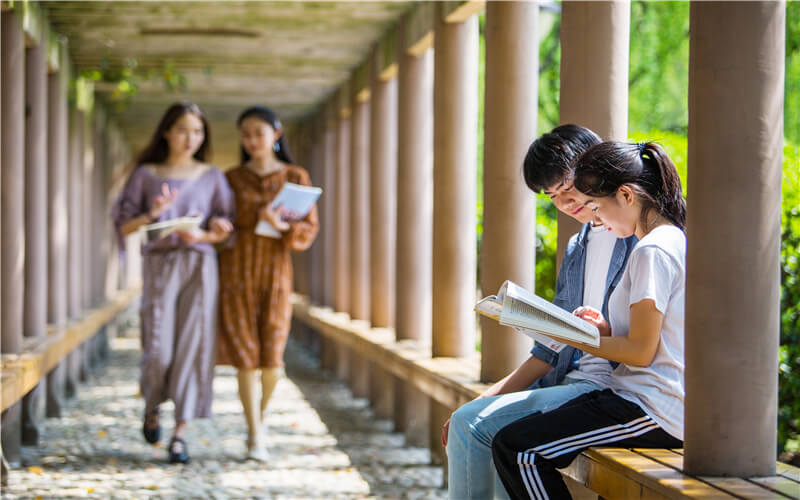 武汉工程科技学院_校园风光_365电子游戏(中国)官方网站景色