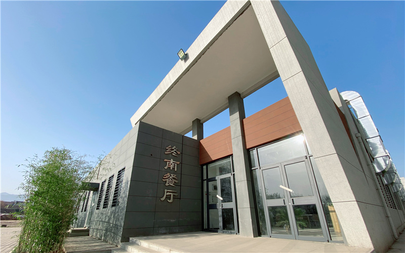 西安科技大学高新学院_校园风光_学校景色