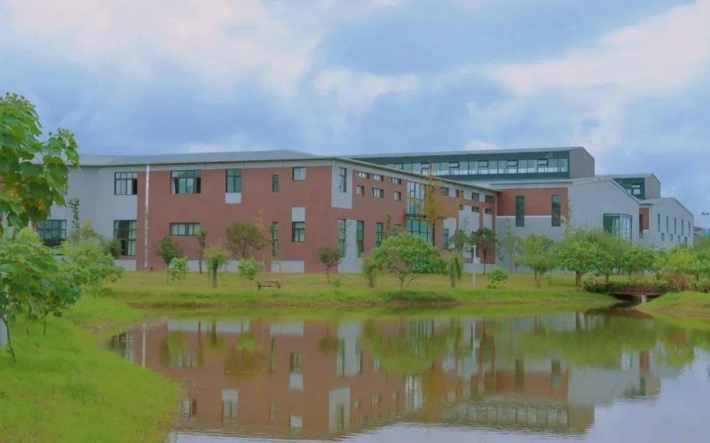 四川文化艺术学院_校园风光_学校景色