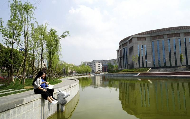 贵州中医药大学_校园风光_学校景色