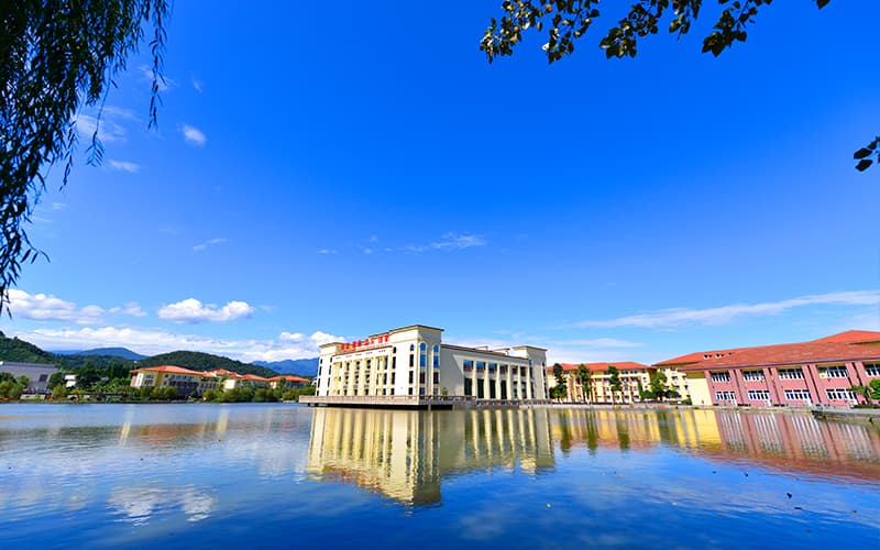 成都外国语学院_校园风光_学校景色