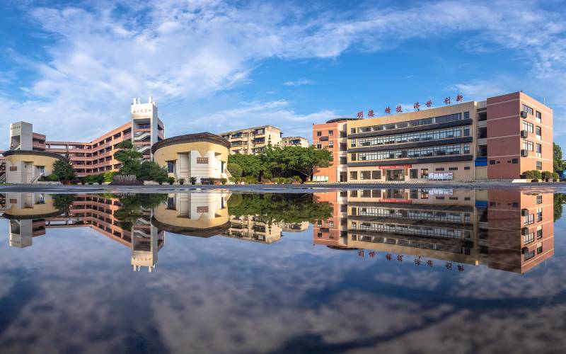 四川护理职业学院_校园风光_学校景色