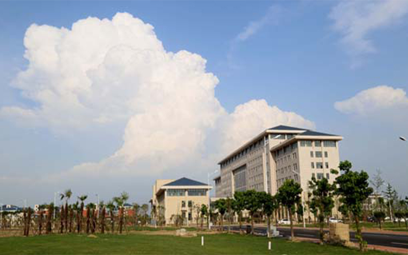 商丘医学高等专科学校_校园风光_学校景色