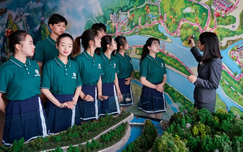 成都银杏酒店管理学院_校园风光_学校景色