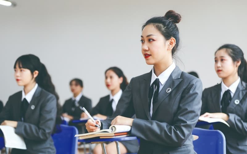 成都银杏酒店管理学院_校园风光_学校景色