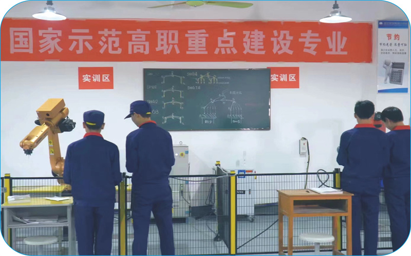 周口理工职业学院_校园风光_学校景色