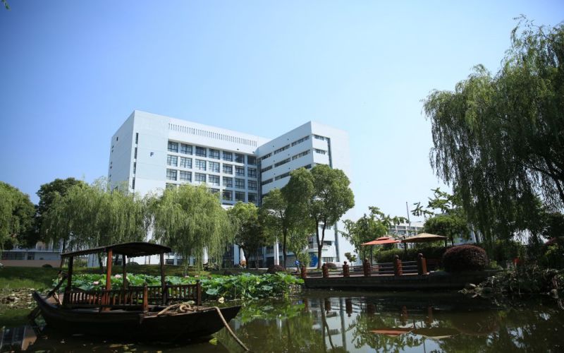 上海闵行职业技术学院_校园风光_学校景色