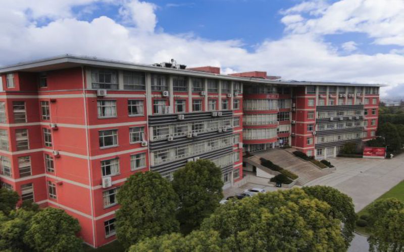 上海震旦职业学院_校园风光_学校景色