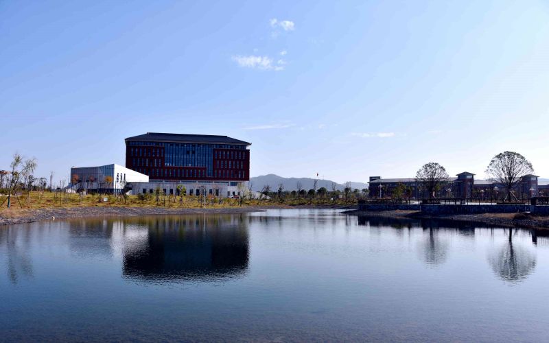 长沙卫生职业学院_校园风光_学校景色