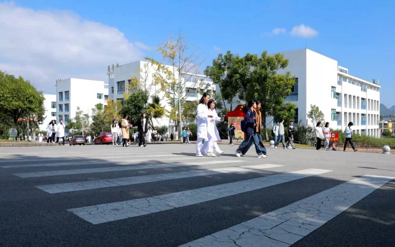 黔西南民族职业技术学院_校园风光_学校景色