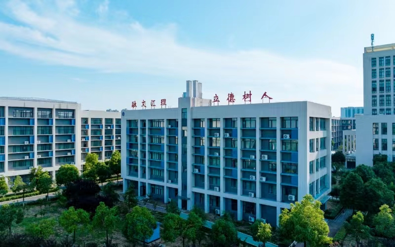 武汉文理学院_校园风光_学校景色