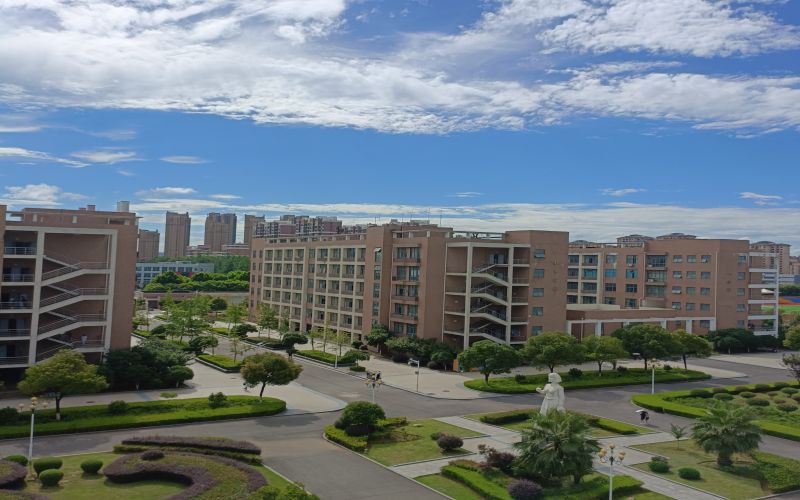 南昌医学院_校园风光_365电子游戏(中国)官方网站景色