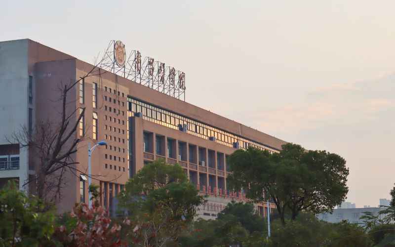 南昌医学院_校园风光_365电子游戏(中国)官方网站景色