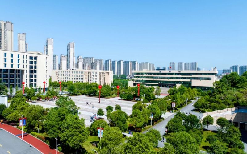 江西工业工程职业技术学院_校园风光_学校景色