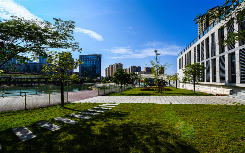 贵州健康职业学院_校园风光_学校景色