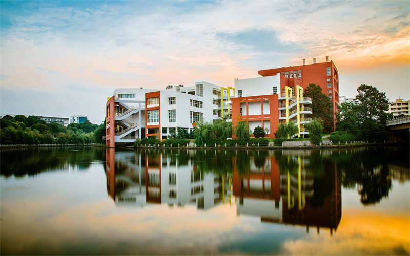 南昌大学_校园风光_学校景色