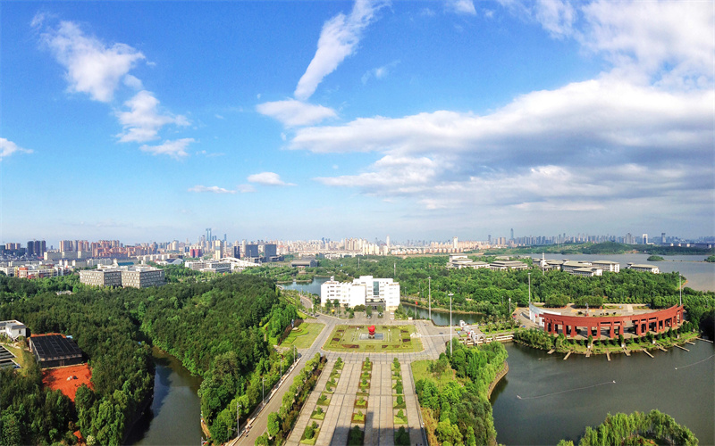 南昌大学_校园风光_学校景色