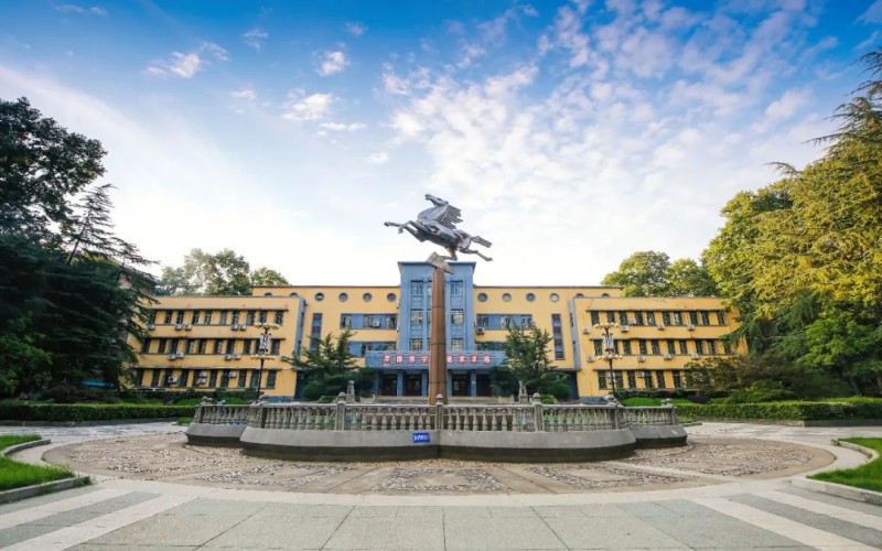 武汉理工大学_校园风光_学校景色