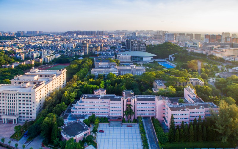 电子科技大学中山学院_校园风光_学校景色