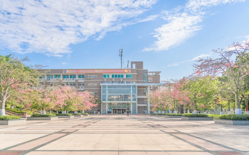 电子科技大学中山学院_校园风光_学校景色