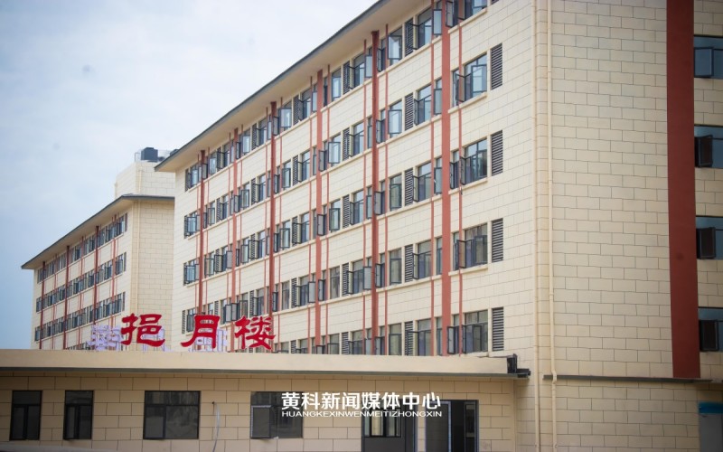 黄冈科技职业学院_校园风光_学校景色