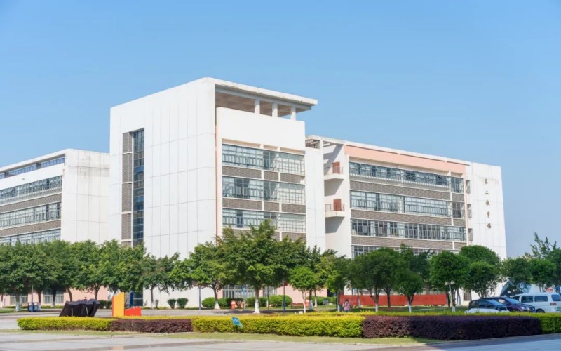 柳州工学院_校园风光_学校景色