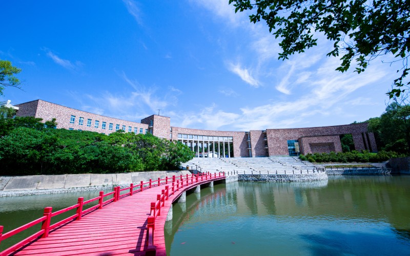 辽宁何氏医学院_校园风光_学校景色