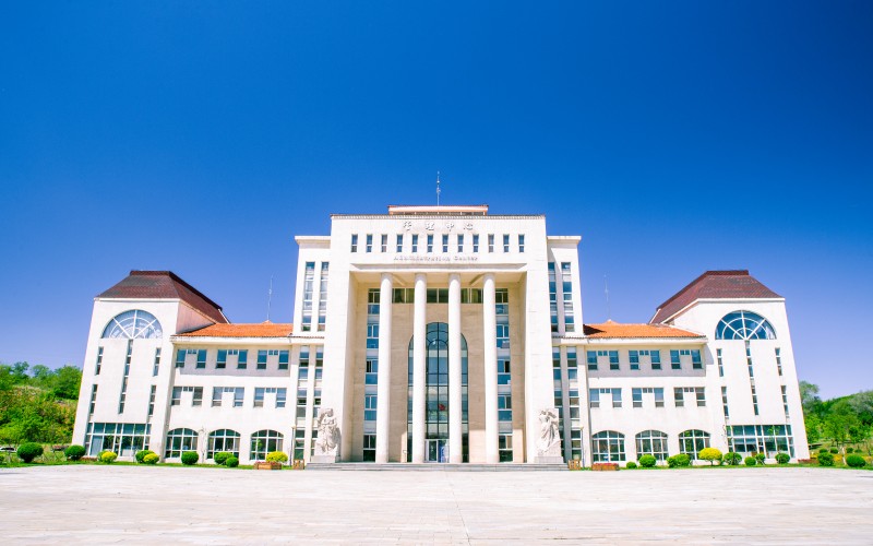 辽宁何氏医学院_校园风光_学校景色