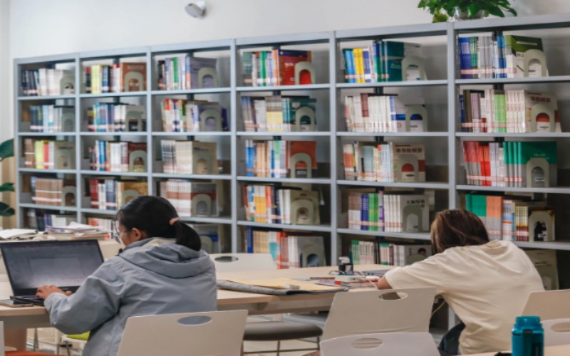 四川工业科技学院_校园风光_学校景色