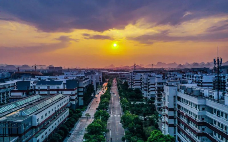 广西师范大学_校园风光_学校景色