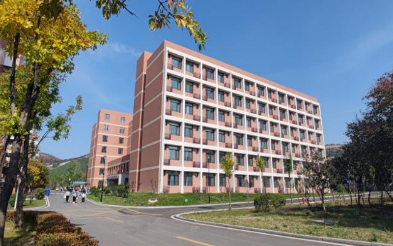 山东劳动职业技术学院_校园风光_学校景色