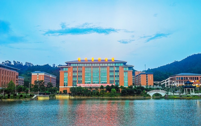 广东建设职业技术学院_校园风光_学校景色