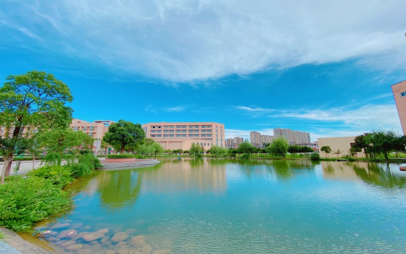 南昌影视传播职业学院_校园风光_学校景色