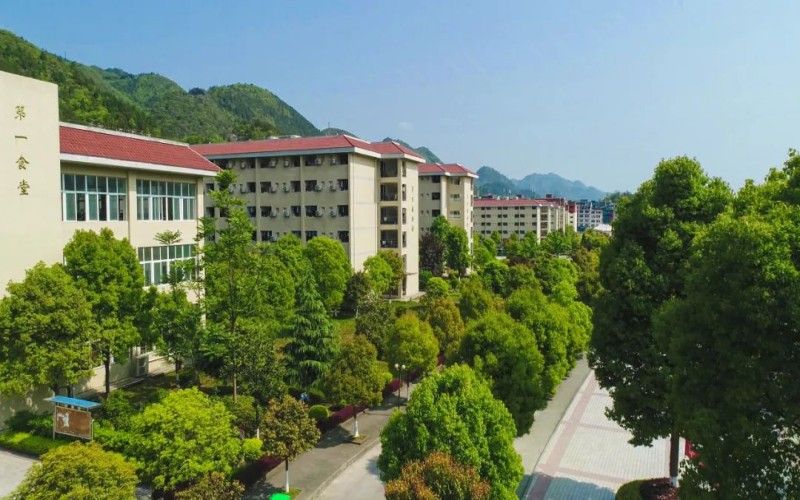 重庆经贸职业学院_校园风光_学校景色