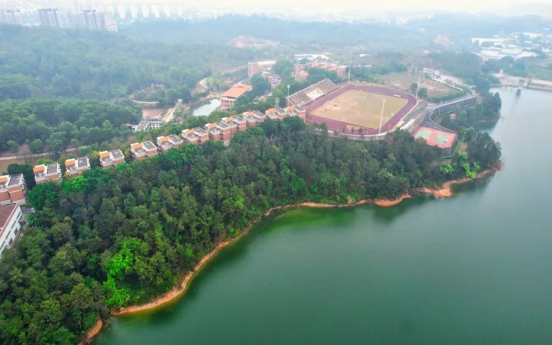 广东省外语艺术职业学院_校园风光_学校景色