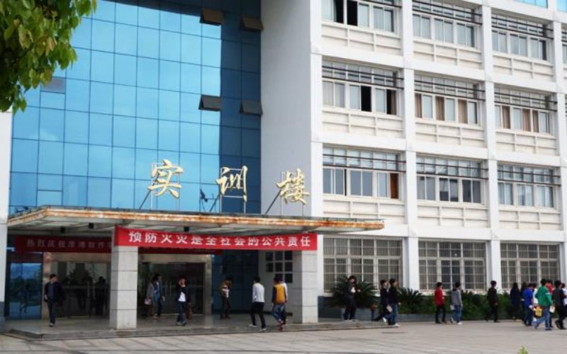 武汉工程职业技术学院_校园风光_学校景色