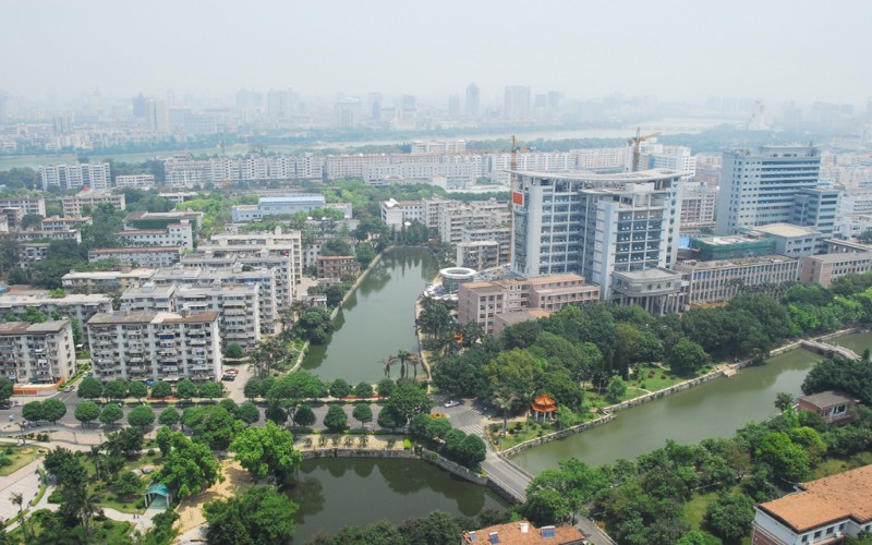 广西医科大学_校园风光_学校景色