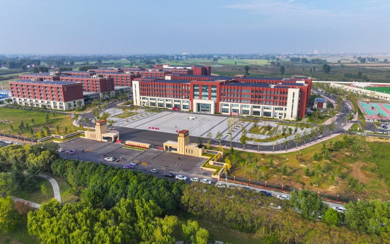 河南新乡工商职业学院_校园风光_学校景色