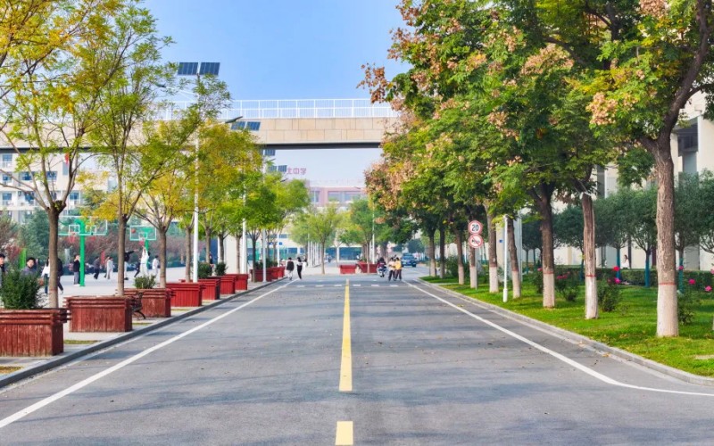 西安汽车职业大学_校园风光_学校景色