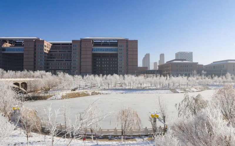 新疆医科大学_校园风光_学校景色