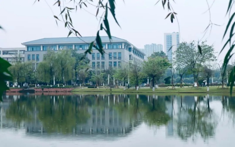 成都医学院_校园风光_学校景色