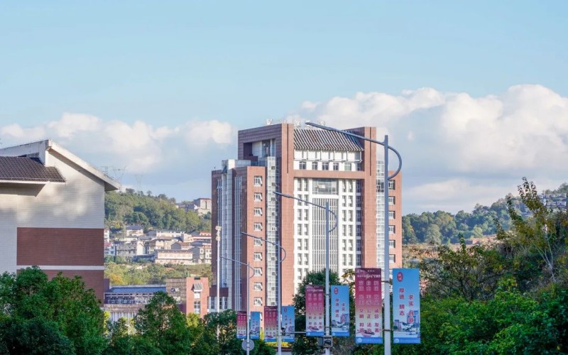 张家界航空工业职业技术学院_校园风光_学校景色