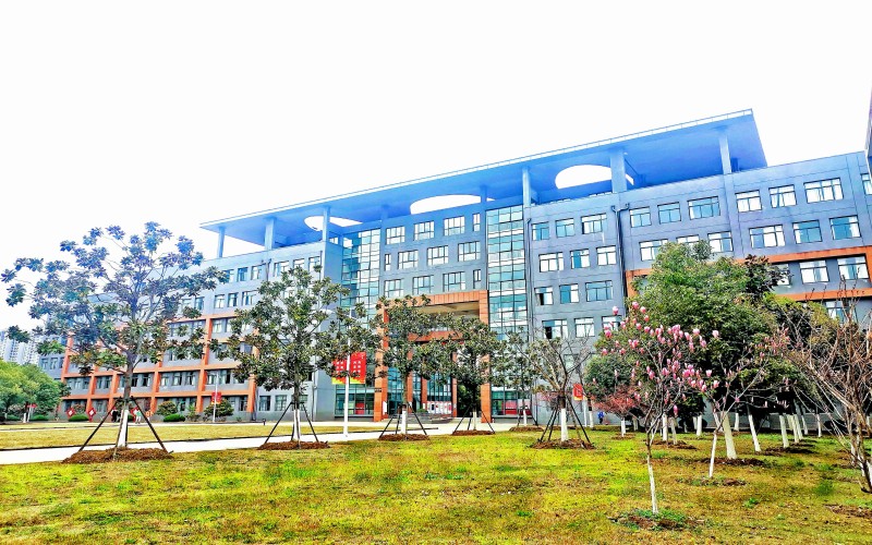 安徽粮食工程职业学院_校园风光_学校景色