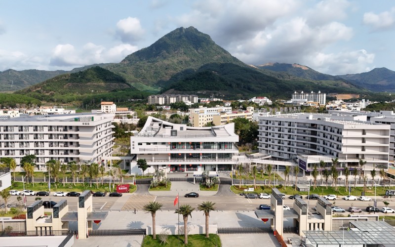 三亚护理职业学院_校园风光_学校景色