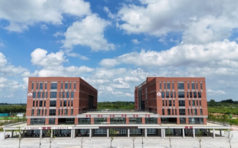 信阳科技职业学院_校园风光_学校景色